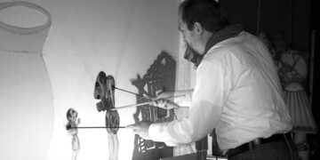 Εργαστήρι «Ας παίξουμε θέατρο σκιών» με τον Κωνσταντίνο Κουγιουμτζή από το ΔΗ.ΠΕ.ΘΕ. Κοζάνης