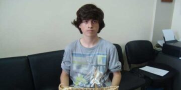 Πτολεμαΐδα: Μαθητής κατασκεύασε μικρή τριήρη!