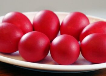 Γιατί βάφουμε κόκκινα αυγά την Μεγάλη Πέμπτη