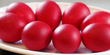 Γιατί βάφουμε κόκκινα αυγά την Μεγάλη Πέμπτη