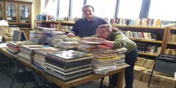 Δωρεά της Fiona Mancey – Jones στην Κοβεντάρειο Δημοτική Βιβλιοθήκη Κοζάνης