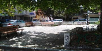 Κοζάνη: Εργασίες συντήρησης πραγματοποιούνται στην πλατεία Μανόλη Αναγνωστάκη