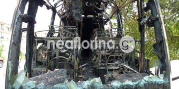Φωτιά σε σταθμευμένο λεωφορείο του ΚΤΕΛ Φλώρινας (pics)