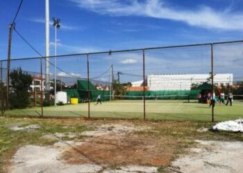 Εργασίες καθαρισμού και αποκατάστασης στον περιβάλλοντα χώρο των γηπέδων τένις, στο ΔΑΚ Κοζάνης