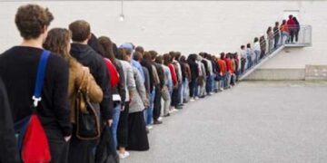 Η Ελλάδα πρωταθλήτρια στην ανεργία στην ΕΕ: Στο 23,5% τον Ιανουάριο