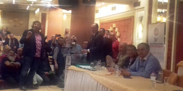 Αποδοκίμασε η ΔΑΚΕ τον Γ. Σταθάκη στο συνέδριο της ΓΕΝΟΠ και αποχώρησε