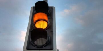 Κοζάνη: Σε λειτουργία, οι φωτεινοί σηματοδότες στην διασταύρωση των οδών Μοναστηρίου και οδό Μαμάτσειου, το Σάββατο