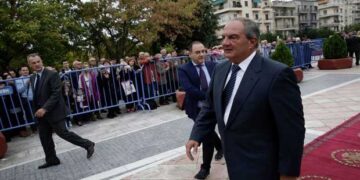 O Καραμανλής στη Θεσσαλονίκη για το χρέος