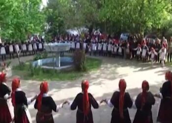 Πρωτομαγιά στον Κρόκο Κοζάνης – Οι γυναίκες του πολιτιστικού συλλόγου “θεματοφύλακες” της παράδοσης