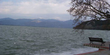 Καθαρίζουν τη λίμνη της Καστοριάς με μηδενικό κόστος! – Βελτιώθηκε η οικολογική ποιότητα του νερού, από κακή σε μέτρια, με μια απλή ιδέα του ΑΠΘ