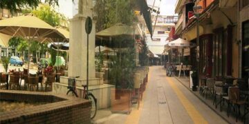 Αναβλήθηκαν για Σεπτέμβρη οι δίκες καταστηματαρχών για τραπεζοκαθίσματα