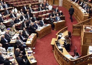 Ψηφίστηκε το 4ο Μνημόνιο με 153 «ναι» της κυβέρνησης