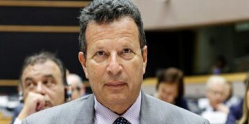 Γιατί μειώνονται οι συνταξιοδοτήσεις στο Δημόσιο – Έχουν περιοριστεί δραστικά οι διευκολύνσεις των πρώτων μνημονιακών χρόνων – Γράφει ο Γιώργος Κύρτσος