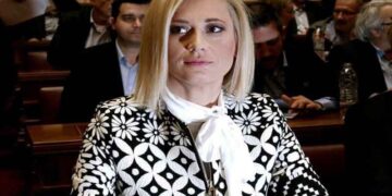 Ραχήλ Μακρή: Για συντήρηση οδικού δικτύου βρέθηκαν εκατομμύρια κύριε Περιφερειάρχα, για τους κατοίκους των Αναργύρων που αφέθηκαν στο έλεος του Θεού όχι έ;