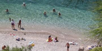 Καμίνι η χώρα από Τετάρτη – Στους 43 βαθμούς η θερμοκρασία την Παρασκευή