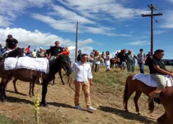 Παραδοσιακό και το φετινό πανηγύρι του Αγίου Παντελεήμονα στη Βλάστη – Με τους καβαλάρηδες να κλέβουν την παράσταση