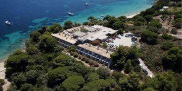 «Φρένο» ξανά στην τουριστική επένδυση για το Ξενία Σκιάθος