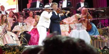Οι μουσικές επιλογές του e-ptolemeos.gr – Lou Bega & André Rieu – Mambo No. 5 (Live 2016)