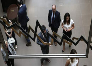 Η Ελλάδα βγήκε στις αγορές – Εκδίδει 5ετες ομόλογο για άντληση 4,03 δις ευρώ