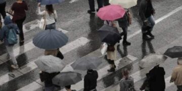 Μετά τον καύσωνα έρχονται βροχές και χαλάζι – Πέφτει η θερμοκρασία