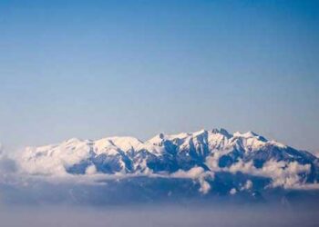 Απίστευτο: Σφοδρή χιονοθύελλα από τα ξημερώματα στον Ολυμπο, μέσα Ιουλίου!