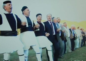 15 Αυγούστου, όλοι οι δρόμοι οδηγούν στο χώρο “λιβάδια” της δροσόλουστης Βλάστης. “Βρήκε ο Βλάχος τη γενιά του και αγαλλίασε η καρδιά του “  !!  – Από την στήλη του κ. Γ. Καζαντζή στον Παλμό 17/08/2016