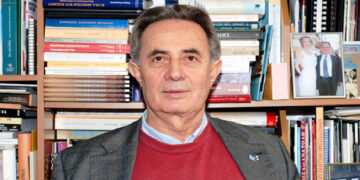 Κ. Φωτιάδης: Χαιρετίσματα στους συνέδρους. Εγώ κρατάω την ουσία και ονειρεύομαι