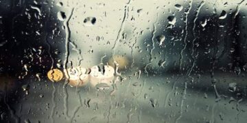 Ισχυρές βροχές και καταιγίδες την Τετάρτη – Πέφτει η θερμοκρασία