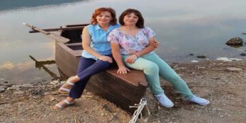 Πτολεμαΐδα: Αδελφές 44 και 41 ετών μπήκαν σε ΤΕΙ και φοιτούν μαζί με τις κόρες τους!