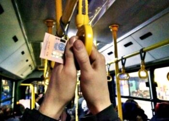 Δωρεάν από σήμερα οι άνεργοι στα λεωφορεία του ΟΑΣΘ