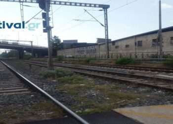 Βέροια: Σύγκρουση ΙΧ με διερχόμενη αμαξοστοιχία – Σοβαρά τραυματισμένος ο 37χρονος οδηγός