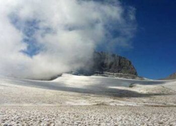 Έπεσαν τα πρώτα χιόνια σε Καϊμάκτσαλαν – Όλυμπο! (video)