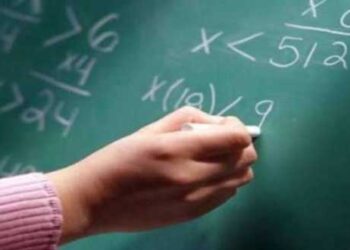 Καθηγήτρια παραδίδει μαθήματα ΑΟΘ, ΑΟΔΕ Γενικού Λυκείου, ΕΠΑΛ & μαθηματικά Γυμνασίου