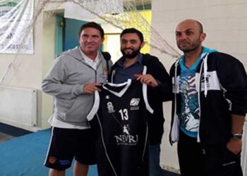 Φανέλα του… Άργους Ορεστικού στον Πασκουάλ!