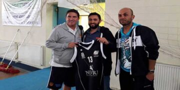 Φανέλα του… Άργους Ορεστικού στον Πασκουάλ!