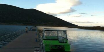 Ηλιακά σκάφη στις Πρέσπες: Η Αλβανία αξιοποιεί, η Ελλάδα… ακινητοποιεί