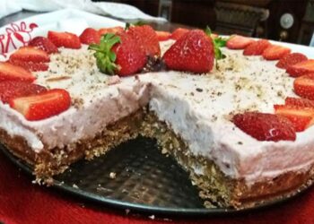 Μαγειρεύοντας με την Αρετή: Cheesecake φράουλας