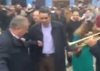 Οι βουλευτές του ΣΥΡΙΖΑ σέρνουν το χορό στα “Μπουμπουσάρια” της Εράτυρας (Βίντεο)