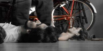 Η παράσταση με τίτλο “πράσινη γάτα” της Elise Wilk, στην Αίθουσα Τέχνης Κοζάνης