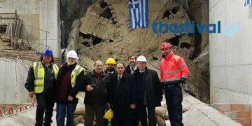 Μετρό Θεσσαλονίκης: Δείτε εντυπωσιακές εικόνες από την άφιξη του δεύτερου μετροπόντικα στο Σταθμό «Καλαμαριά»