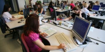 Εργασιακός χάρτης: Οι κλάδοι με τις μεγαλύτερες αμοιβές & ζήτηση στη χώρα