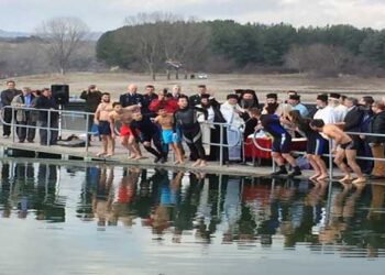 Αγιασμός των υδάτων στη λίμνη Πολυφύτου