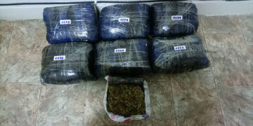 Φλώρινα: Μετέφερε πάνω από 8 κιλά ναρκωτικών στο σακίδιό του