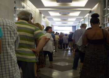 Ποιοι πρέπει να φοβούνται το ξήλωμα του φορολογικού απόρρητου – Για ποια χρέη έρχονται κατασχέσεις εξπρές