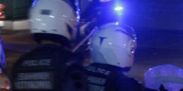 Βρήκε φίδι μέσα στο αυτοκίνητό του, στα «Ηπειρώτικα» της Κοζάνης – Η ομάδα «ΔΙΑΣ»… «έβγαλε το φίδι από την τρύπα» – Δείτε βίντεο!