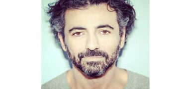 «Τα λόγια θα τα μετουσιώσω σε πράξεις» – Η συνέντευξη του καλλιτεχνικού διευθυντή του ΔΗΠΕΘΕ Κοζάνης Λευτέρη Γιοβανίδη, στη LIFO