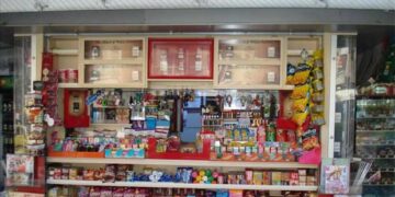 Αλλοδαποί «άδειασαν» περίπτερο στην Καστοριά