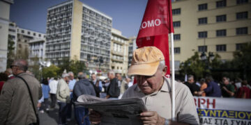 Δικαστήριο «επέστρεψε» αναδρομικά σε συνταξιούχο €11.184 από μειώσεις και κατάργηση Δώρων