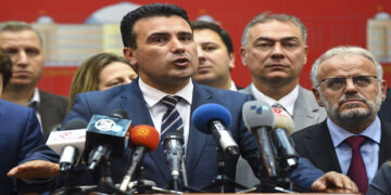 «Πρώτο βήμα» για την κύρωση της Συμφωνίας των Πρεσπών – Πανηγύρια στο Μαξίμου, αντιδρά ο Καμμένος