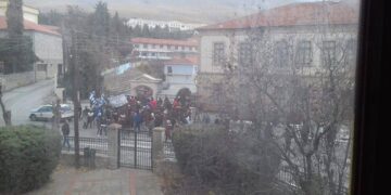 “Κάτω τα χέρια από τη Μακεδονία” από το γυμνάσιο της Σιάτιστας